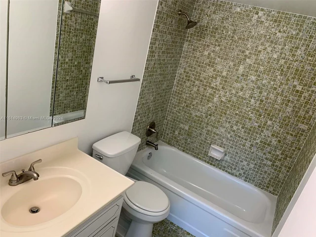 2771 Taft St # 207, Hollywood FL 33020