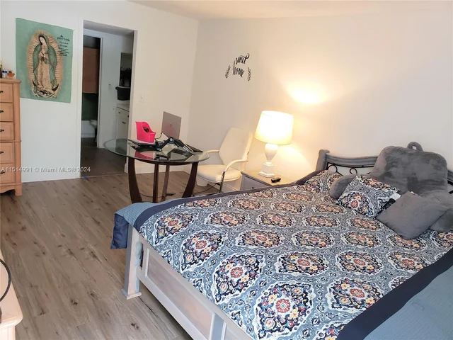 3101 N Country Club Dr # 101, Aventura FL 33180