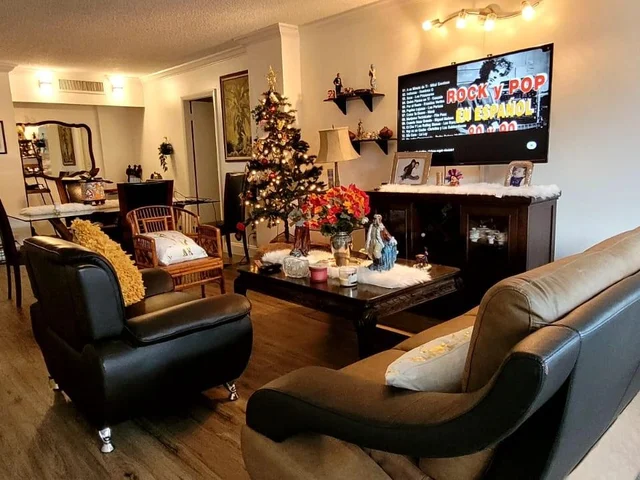 3101 N Country Club Dr # 101, Aventura FL 33180