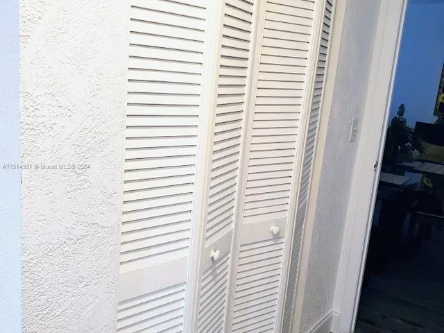 3101 N Country Club Dr # 101, Aventura FL 33180