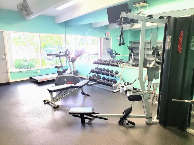 3101 N Country Club Dr # 101, Aventura FL 33180