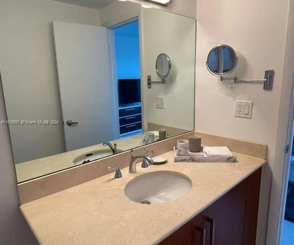 10275 Collins Ave # 1129, Bal Harbour FL 33154
