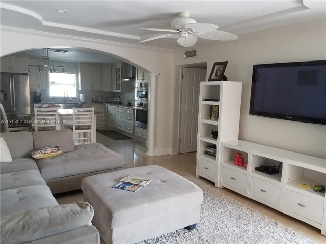 2121 NE 29th St, Lighthouse Point FL 33064