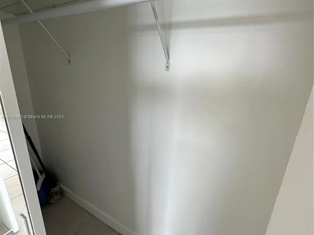 1045 Twin Lakes Dr, Coral Springs FL 33071