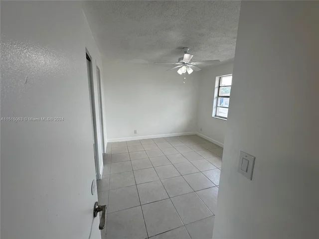 1045 Twin Lakes Dr, Coral Springs FL 33071