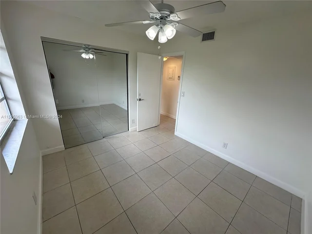 1045 Twin Lakes Dr, Coral Springs FL 33071