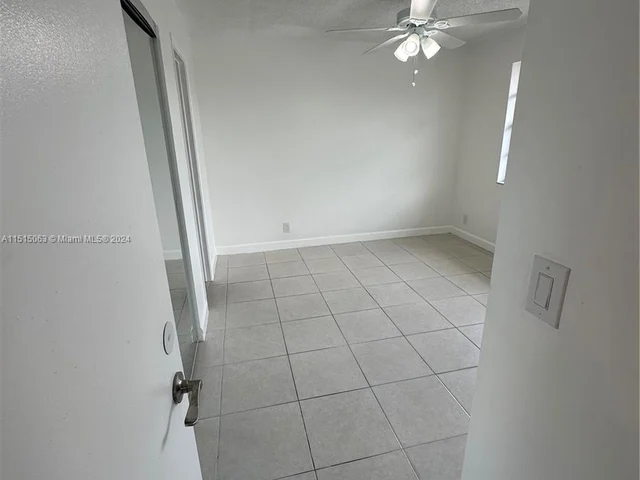 1045 Twin Lakes Dr, Coral Springs FL 33071