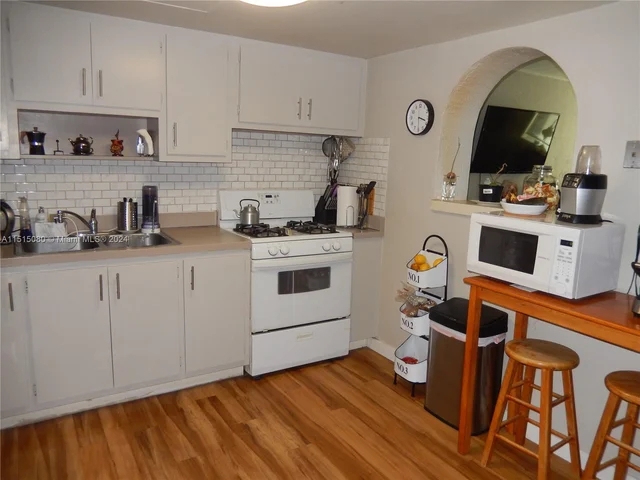 8000 NW 174th Ter, Hialeah FL 33015