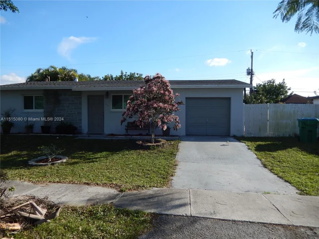 8000 NW 174th Ter, Hialeah FL 33015