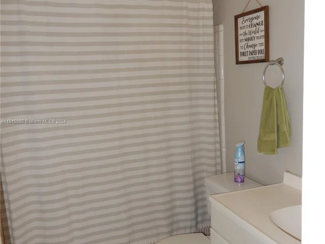 8000 NW 174th Ter, Hialeah FL 33015