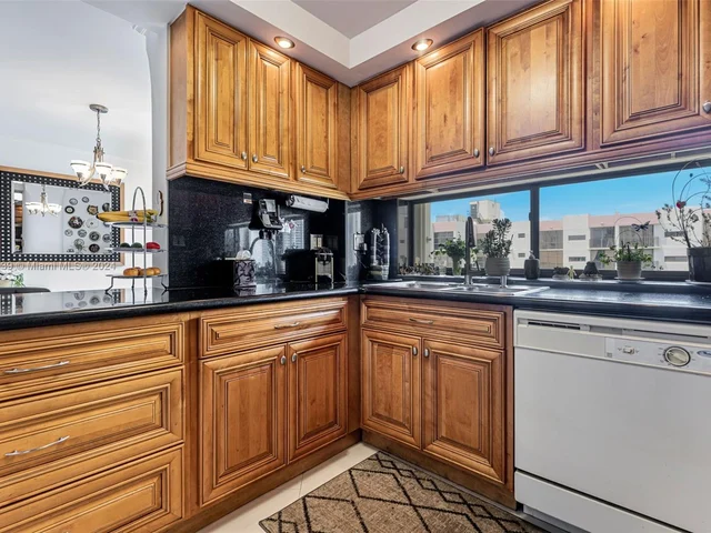 17011 N Bay Rd # 906, Sunny Isles Beach FL 33160