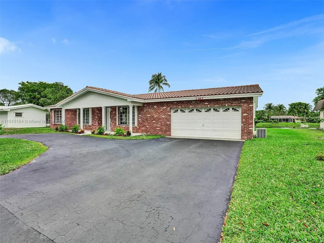 7361 SW 10th St, Plantation FL 33317