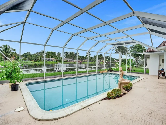 7361 SW 10th St, Plantation FL 33317