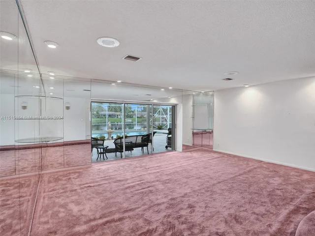 7361 SW 10th St, Plantation FL 33317