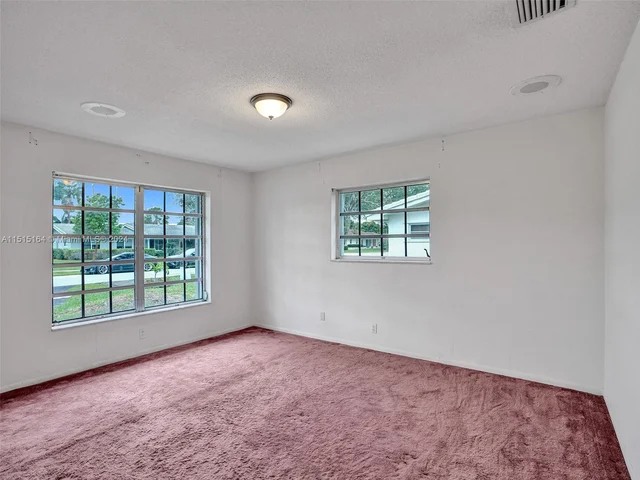 7361 SW 10th St, Plantation FL 33317