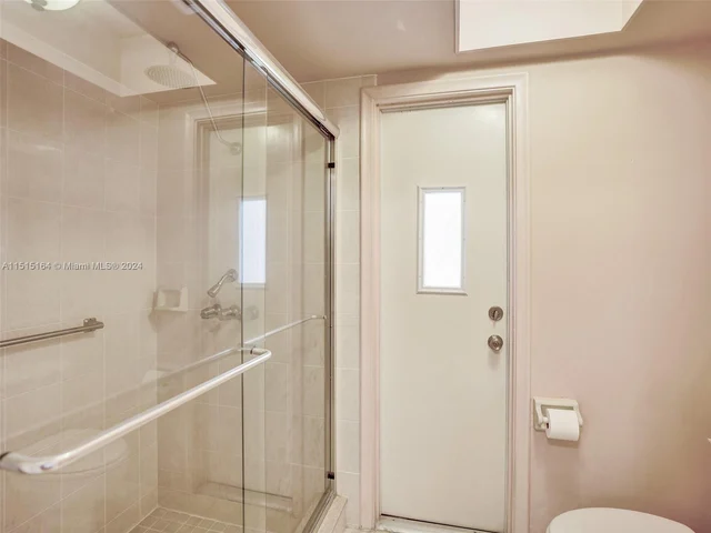 7361 SW 10th St, Plantation FL 33317