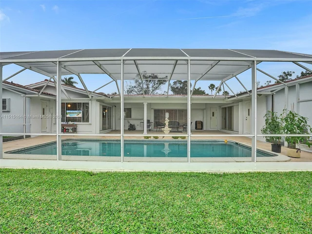 7361 SW 10th St, Plantation FL 33317