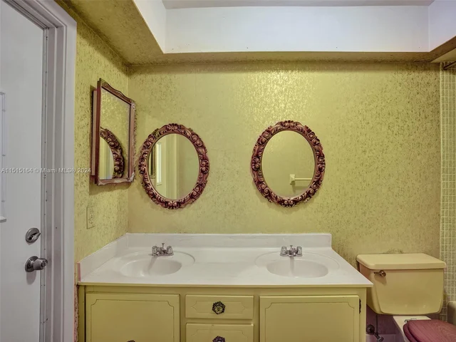 7361 SW 10th St, Plantation FL 33317