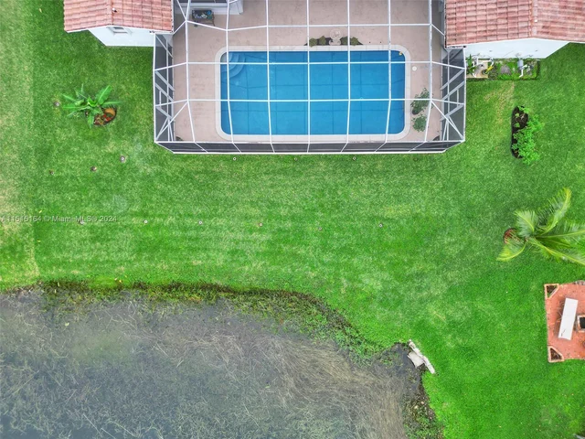 7361 SW 10th St, Plantation FL 33317