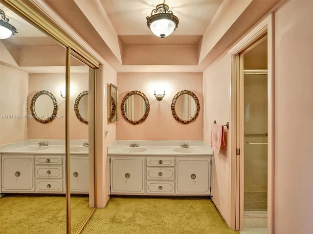 7361 SW 10th St, Plantation FL 33317