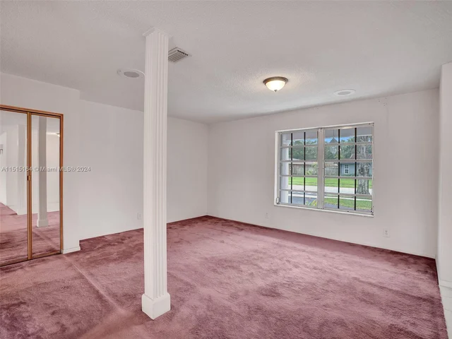 7361 SW 10th St, Plantation FL 33317