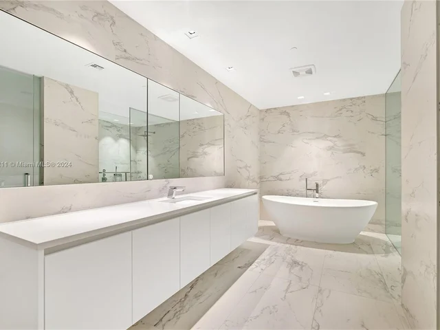 1000 Biscayne Blvd # 1202, Miami FL 33132