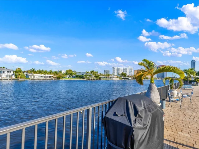 2017 S Ocean Dr # 610, Hallandale Beach FL 33009