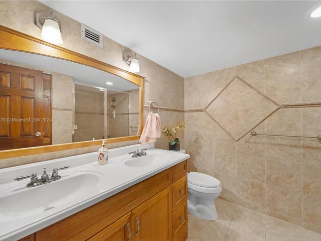 2017 S Ocean Dr # 610, Hallandale Beach FL 33009