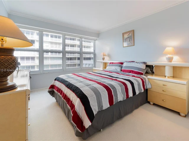 4010 Galt Ocean Dr # 914, Fort Lauderdale FL 33308