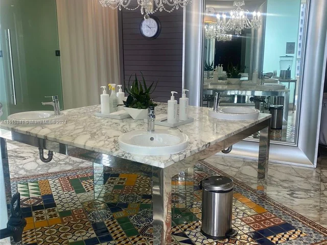 475 Brickell Ave # 5508, Miami FL 33131