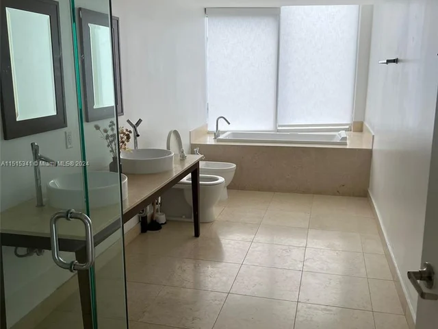 475 Brickell Ave # 5508, Miami FL 33131