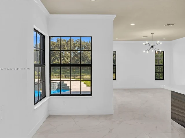 8731 NW 41st St, Cooper City FL 33024