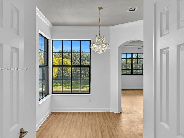 8731 NW 41st St, Cooper City FL 33024