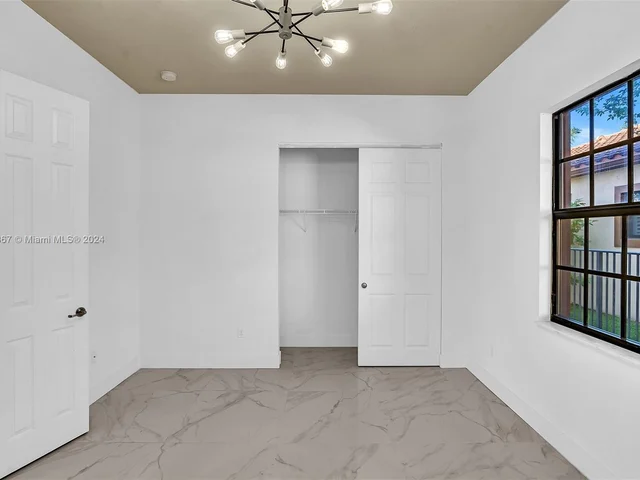 8731 NW 41st St, Cooper City FL 33024