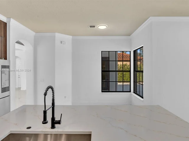 8731 NW 41st St, Cooper City FL 33024