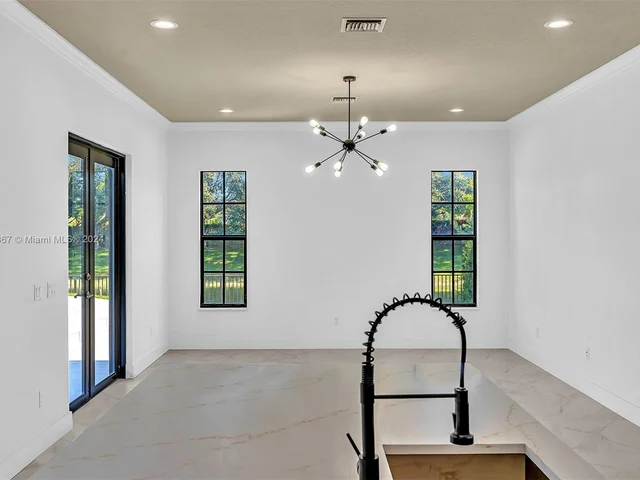 8731 NW 41st St, Cooper City FL 33024