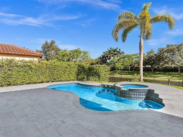 8731 NW 41st St, Cooper City FL 33024