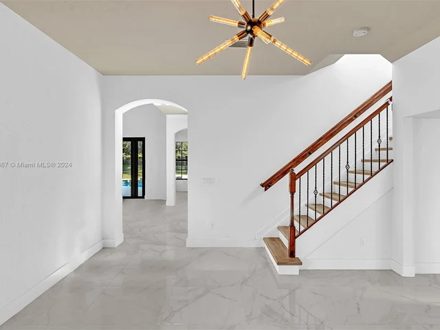 8731 NW 41st St, Cooper City FL 33024