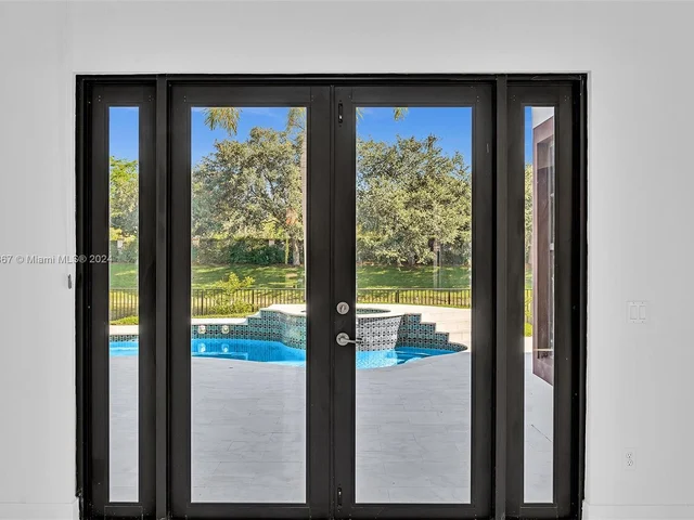 8731 NW 41st St, Cooper City FL 33024