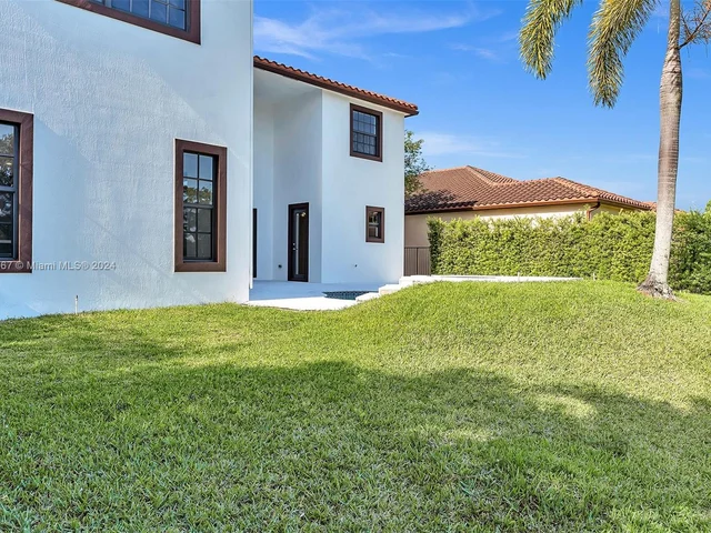 8731 NW 41st St, Cooper City FL 33024