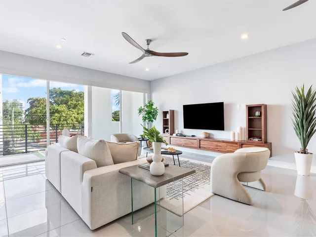 1025 NE 18th Ave # 306, Fort Lauderdale FL 33304