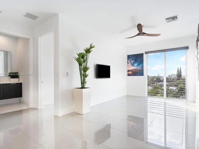 1025 NE 18th Ave # 306, Fort Lauderdale FL 33304