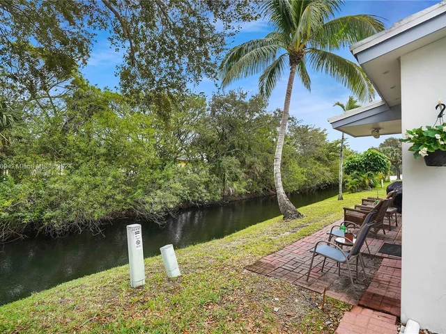 2447 Garland Cir # 196, Hollywood FL 33021