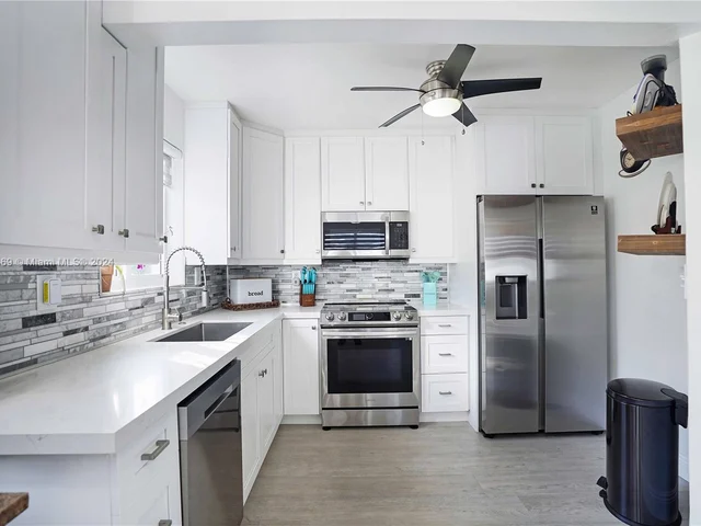 2447 Garland Cir # 196, Hollywood FL 33021