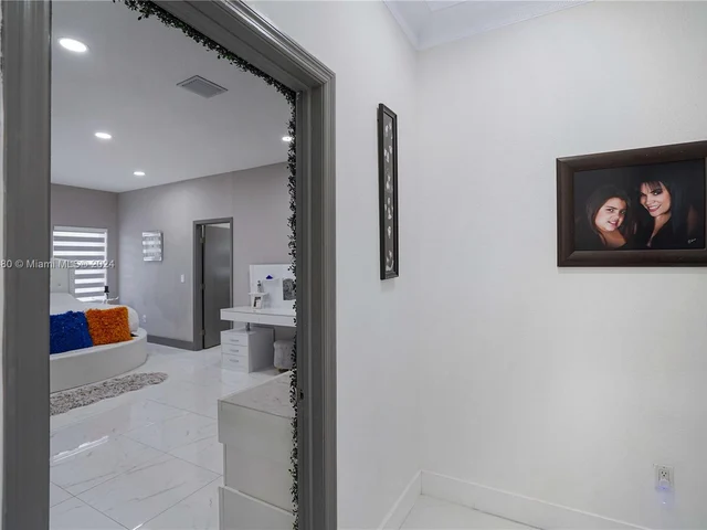 15235 SW 140th St, Miami FL 33196