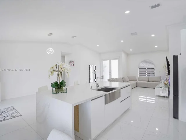 15235 SW 140th St, Miami FL 33196