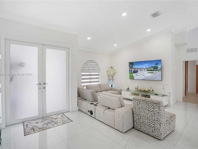 15235 SW 140th St, Miami FL 33196