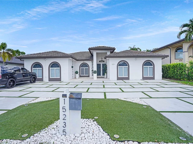 15235 SW 140th St, Miami FL 33196