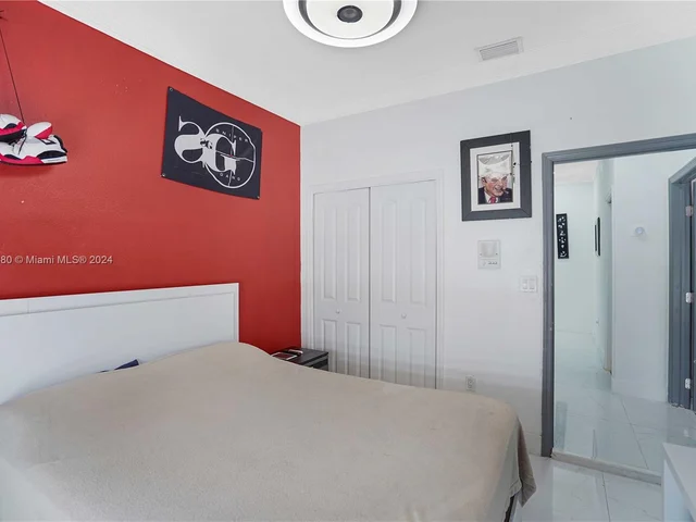 15235 SW 140th St, Miami FL 33196