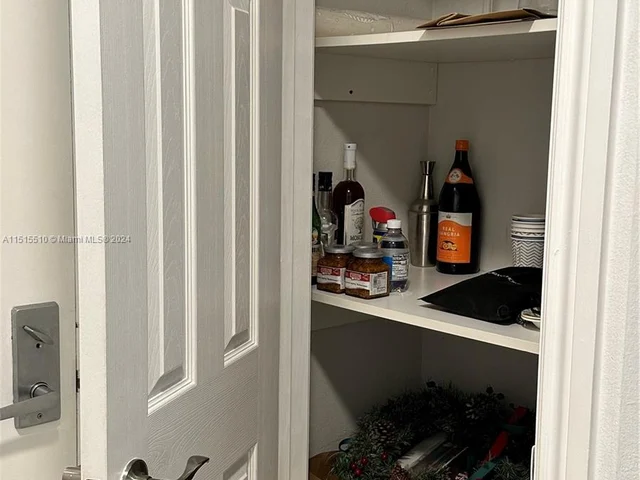 3001 NE 185th St # 225, Aventura FL 33180